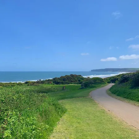 Brigg End View, The Bay Filey, Sleeps 4, 2 Dogs Welcome