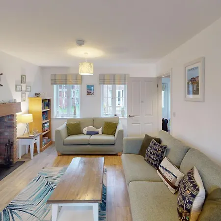 Brigg End View, The Bay, 2 Bedrooms With Ensuites, Balcony With Sea View, Parking, 2 Dogs Welcome Filey