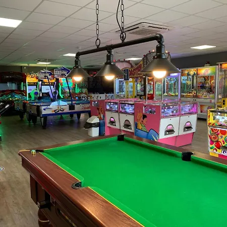 Brigg End View, The Bay, 2 Bedrooms With Ensuites, Balcony With Sea View, Parking, 2 Dogs Welcome Feriehus Filey