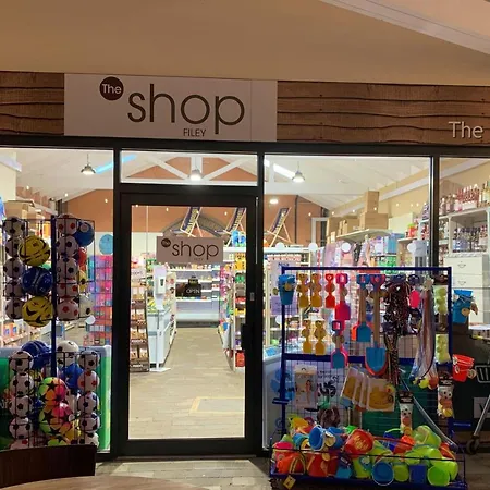 Brigg End View, The Bay, 2 Bedrooms With Ensuites, Balcony With Sea View, Parking, 2 Dogs Welcome Filey