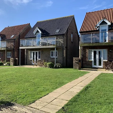 Brigg End View, The Bay, 2 Bedrooms With Ensuites, Balcony With Sea View, Parking, 2 Dogs Welcome 別荘