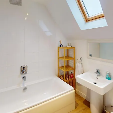 Brigg End View, The Bay, 2 Bedrooms With Ensuites, Balcony With Sea View, Parking, 2 Dogs Welcome