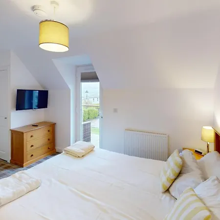 Brigg End View, The Bay, 2 Bedrooms With Ensuites, Balcony With Sea View, Parking, 2 Dogs Welcome ファイリー