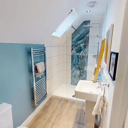 Feriehus Brigg End View, The Bay, 2 Bedrooms With Ensuites, Balcony With Sea View, Parking, 2 Dogs Welcome