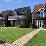 Brigg End View, The Bay, 2 Bedrooms With Ensuites, Balcony With Sea View, Parking, 2 Dogs Welcome Ferienhaus